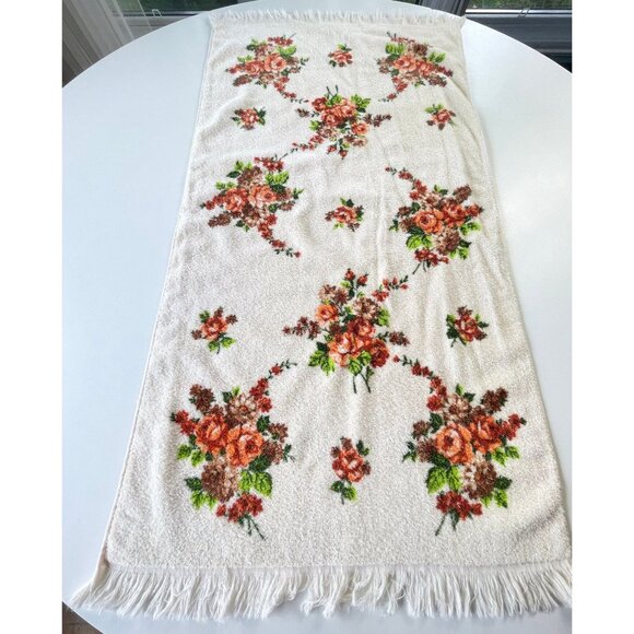 Vintage 70s bath towel, cream, with orange, brown and green flowers, fringed - Picture 2 of 8